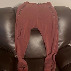 Maroon Comfortable Carbon sweatpants.